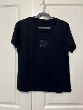 Classic Black Crewneck T-Shirt with Subtle Chest Embroidery